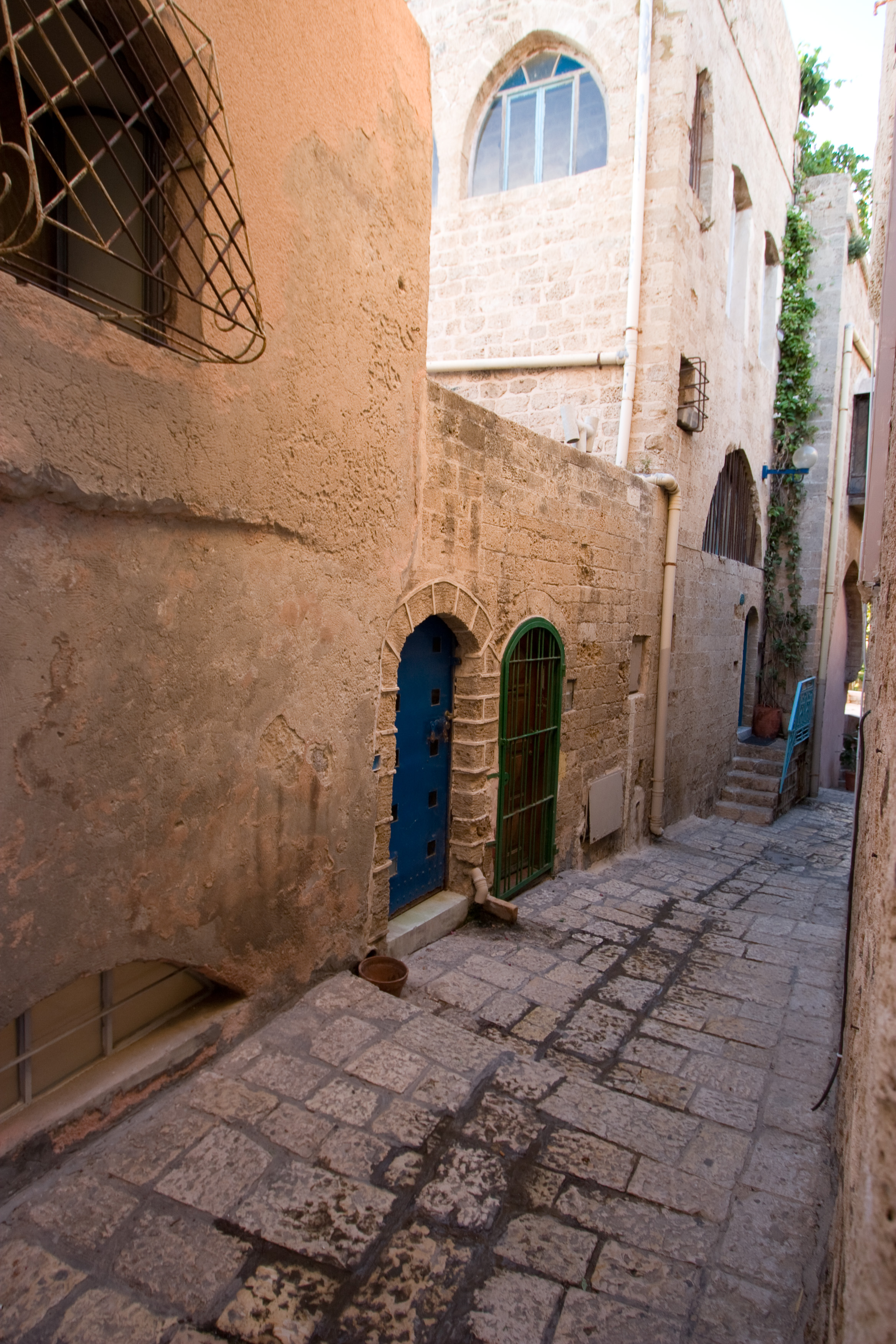 An alleyway in Jaffa (יפו)