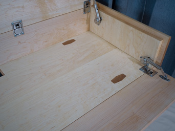 Console (leg joinery)