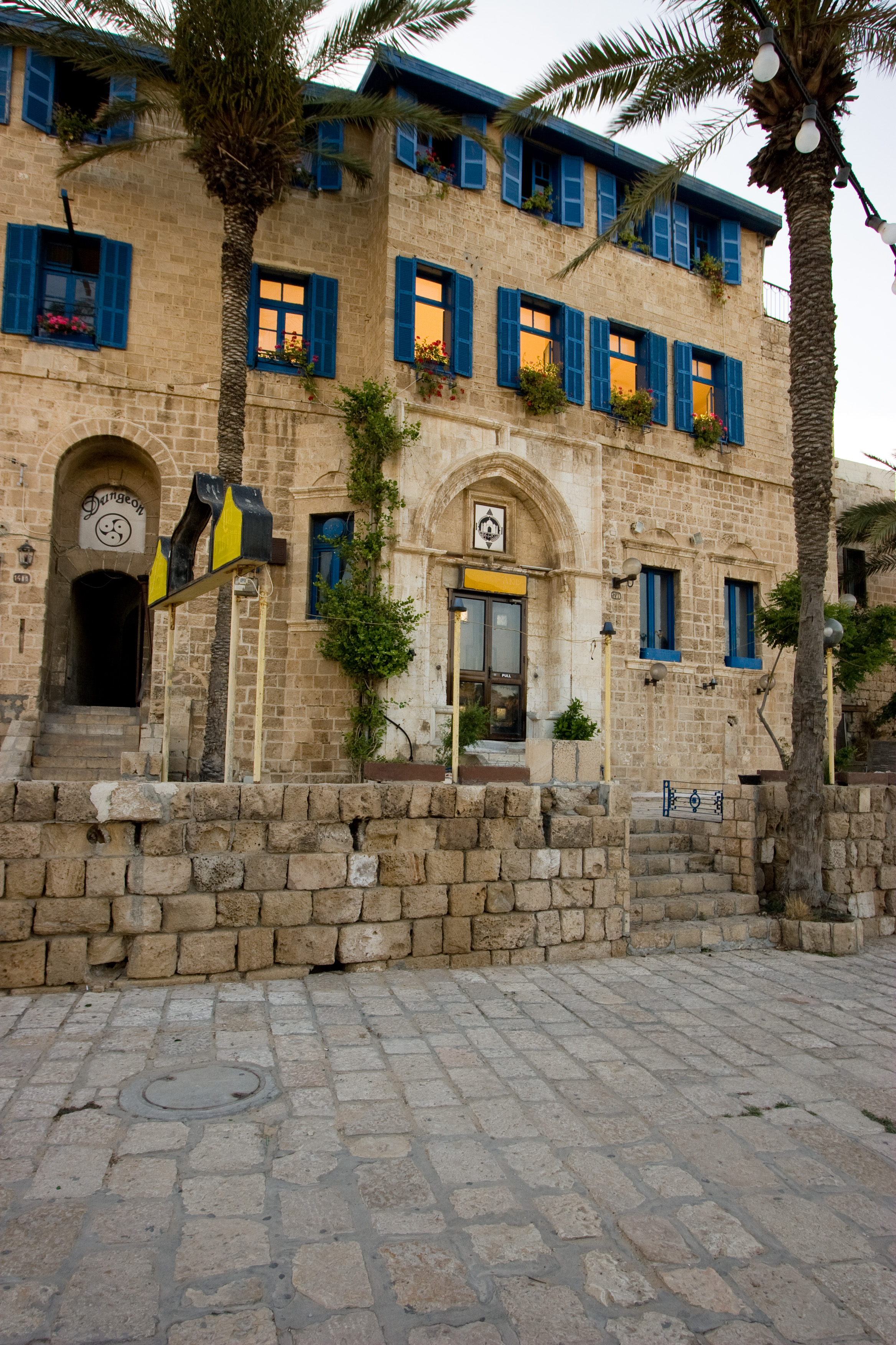A building in Jaffa (יפו)