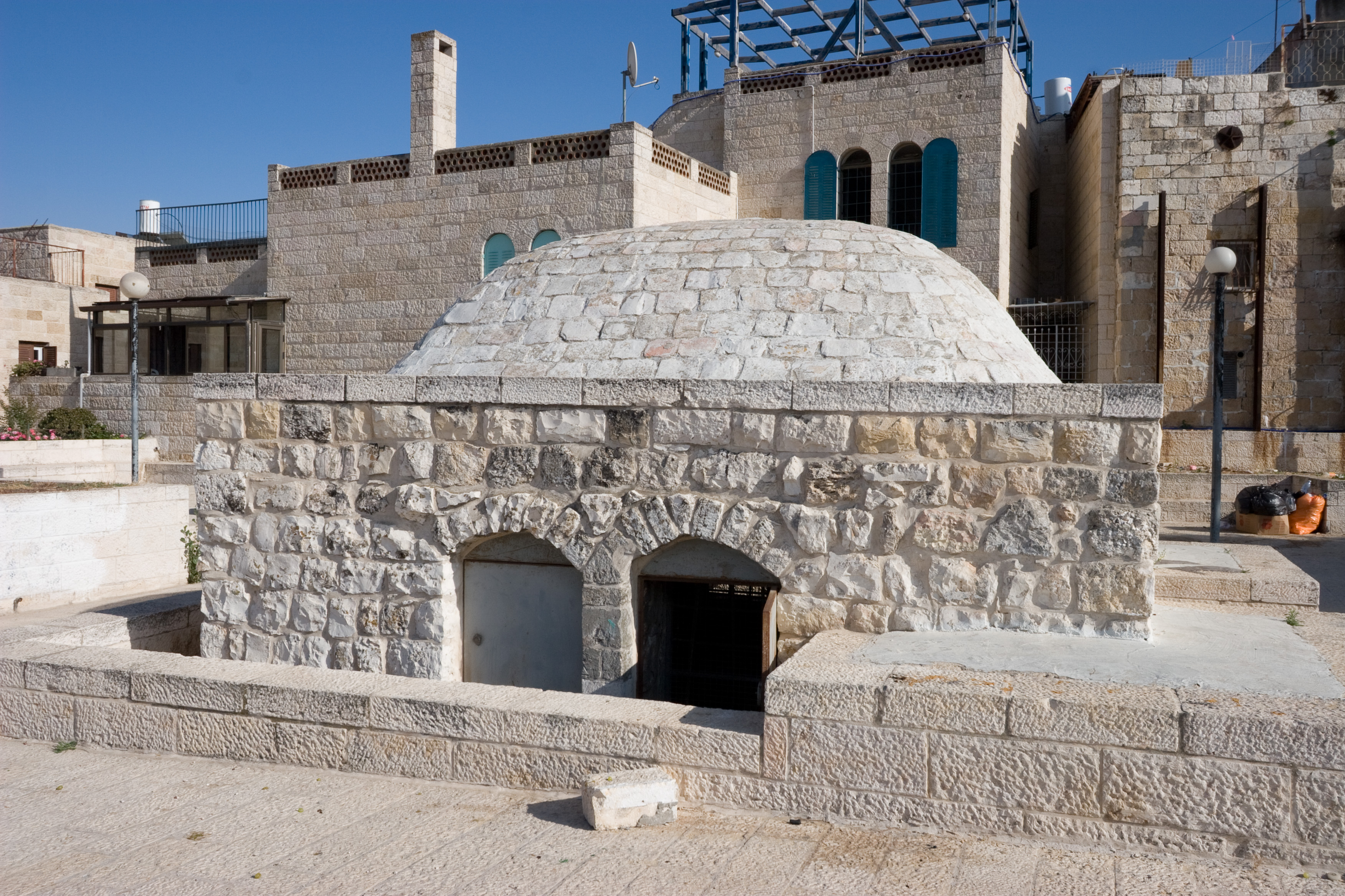 Building in the Jewish Quarter