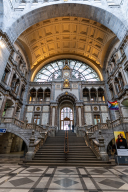 Antwerpen-Centraal staircase