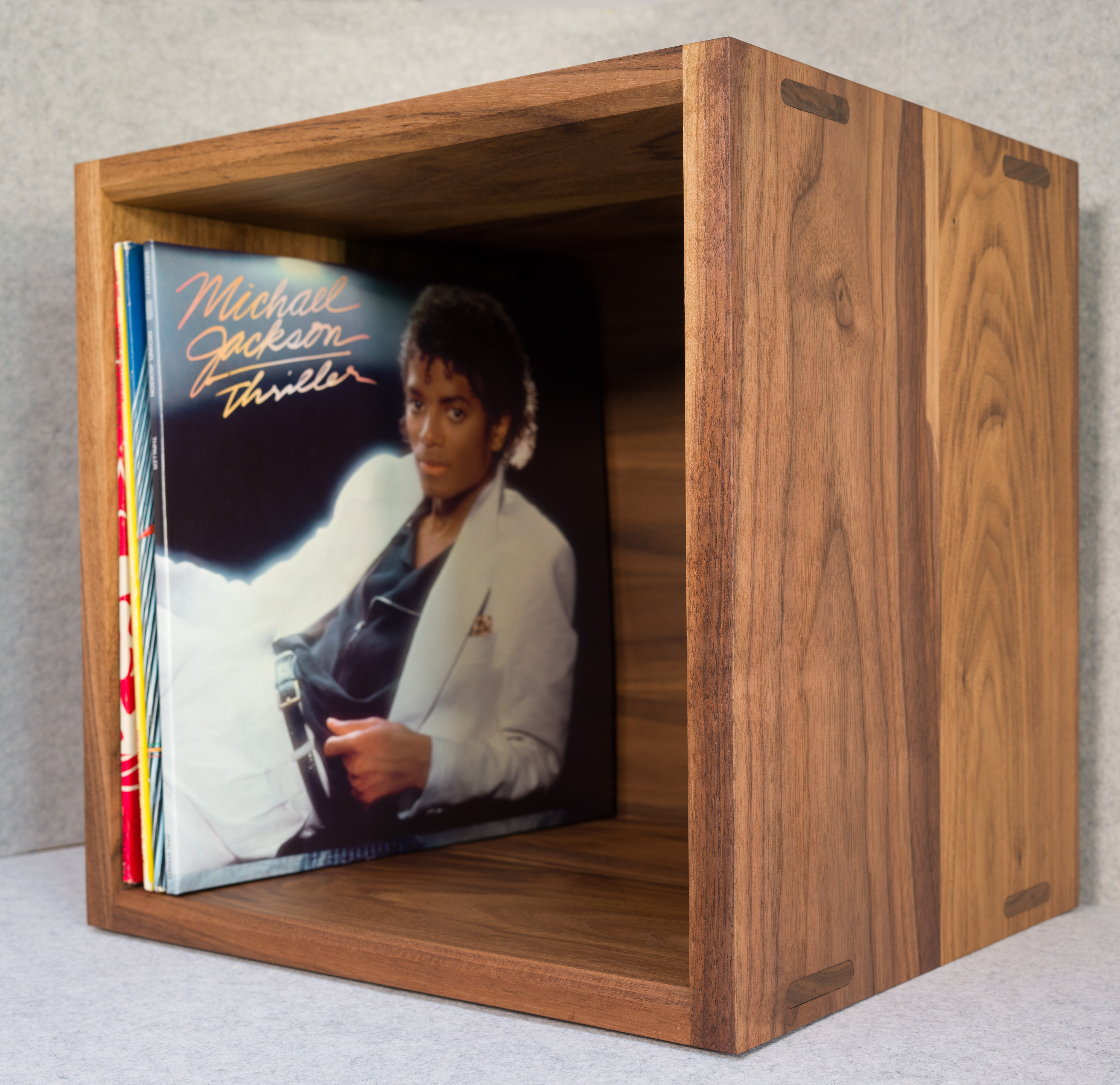 Record cube