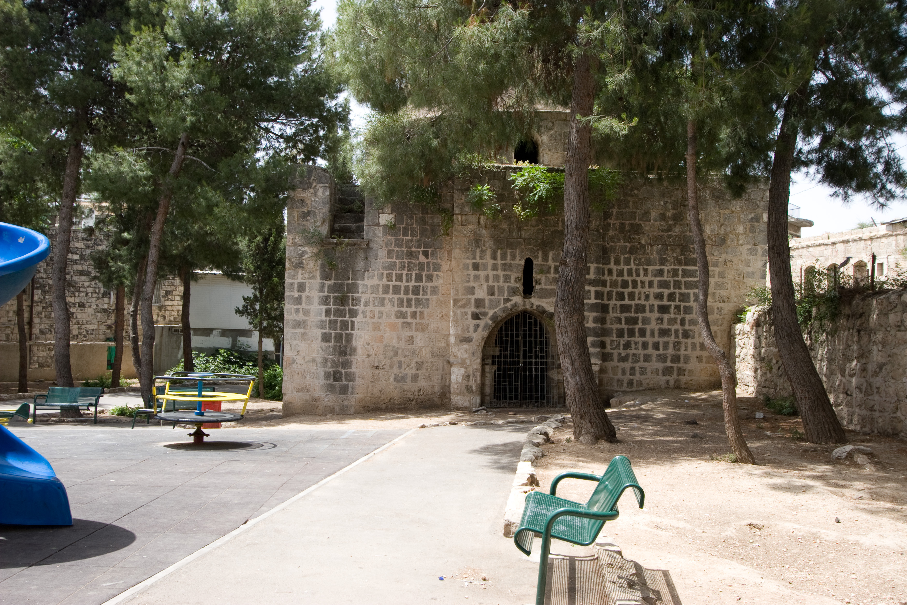 Building and playground in the Old City
